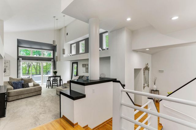 2925 Minnehaha Curve, Minnetonka, MN 55391