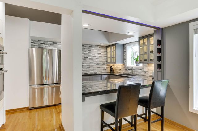 2925 Minnehaha Curve, Minnetonka, MN 55391
