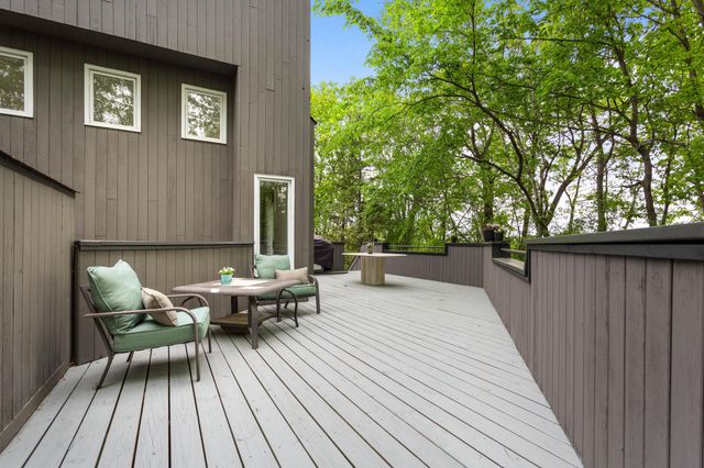 2925 Minnehaha Curve, Minnetonka, MN 55391