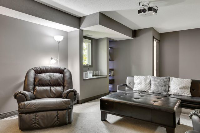 2925 Minnehaha Curve, Minnetonka, MN 55391