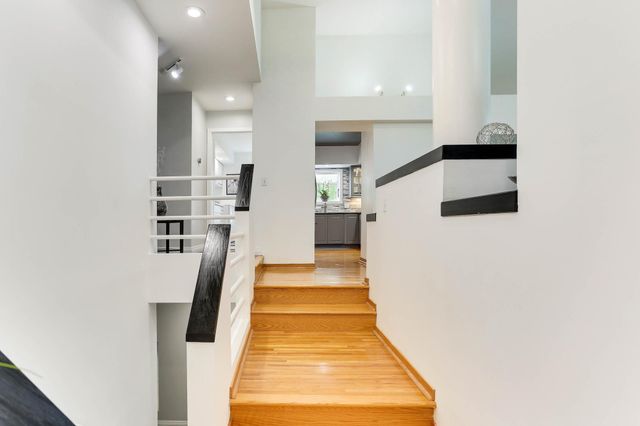 2925 Minnehaha Curve, Minnetonka, MN 55391
