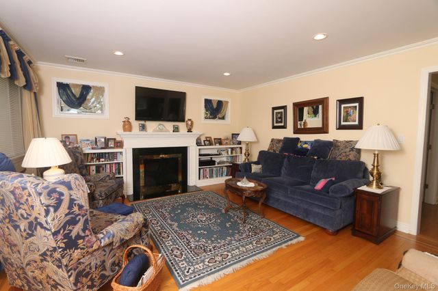 1054 Tulip Avenue, Franklin Square, NY 11010