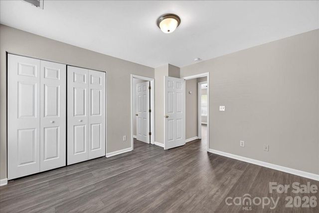 8619 Wandering Creek Way, Charlotte, NC 28227