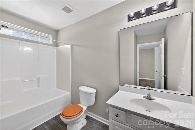 8619 Wandering Creek Way, Charlotte, NC 28227