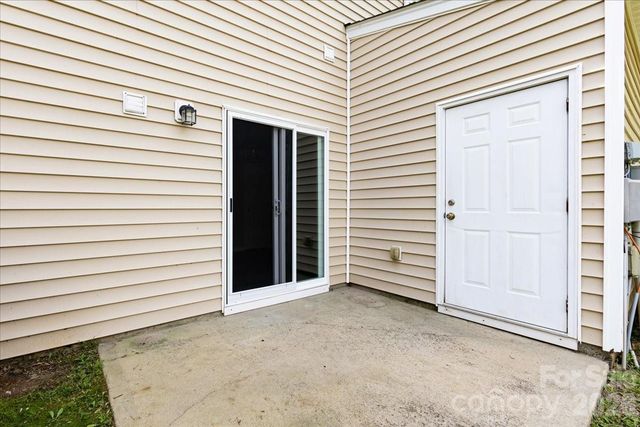 8619 Wandering Creek Way, Charlotte, NC 28227