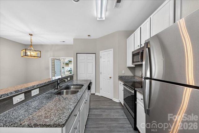 8619 Wandering Creek Way, Charlotte, NC 28227