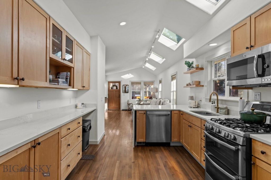 723 S 5th Avenue, Bozeman, MT 59715 photo 2