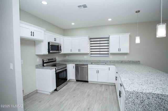 106 Headge Court, Rio Rico, AZ 85648