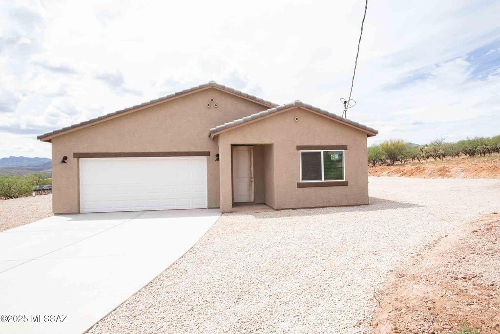 106 Headge Court, Rio Rico, AZ 85648