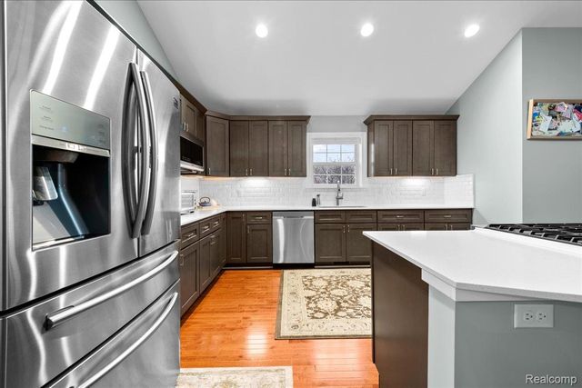 411 E Ferry Street, Detroit, MI 48202