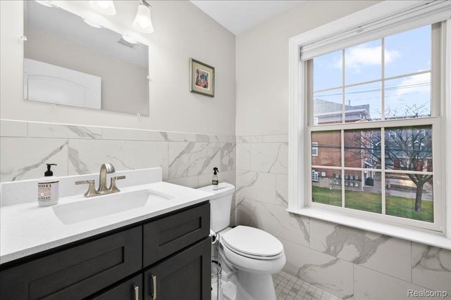 411 E Ferry Street, Detroit, MI 48202