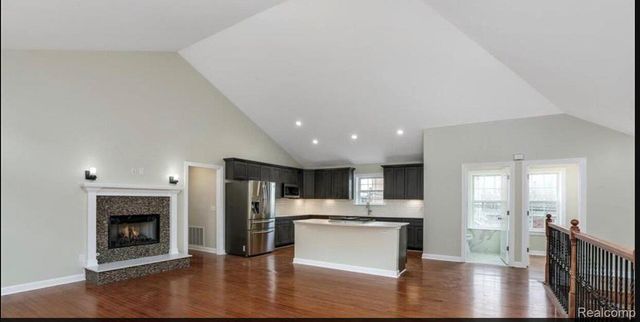 411 E Ferry Street, Detroit, MI 48202