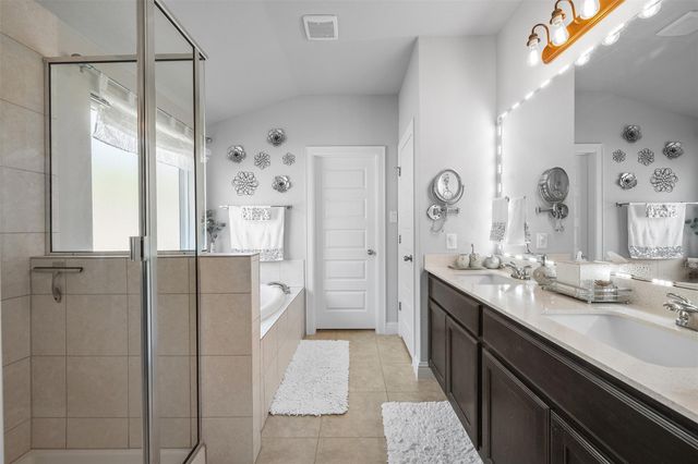 5302 Thunderbird ST, Lago Vista, TX 78645