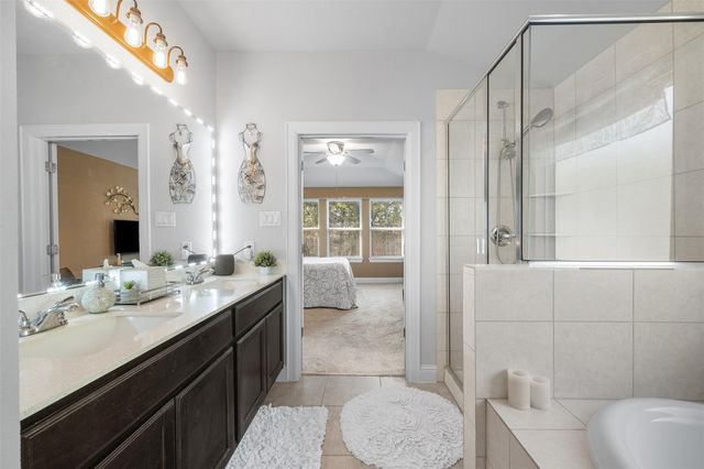 5302 Thunderbird ST, Lago Vista, TX 78645