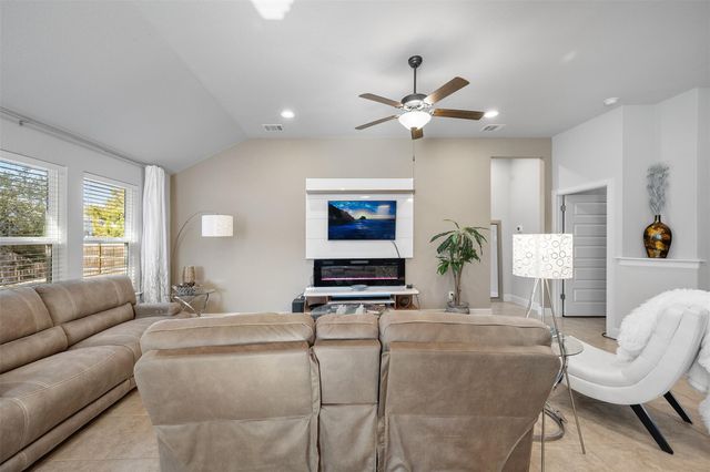 5302 Thunderbird ST, Lago Vista, TX 78645