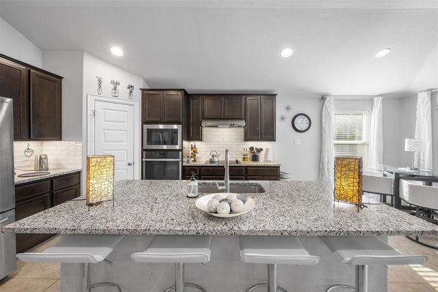 5302 Thunderbird ST, Lago Vista, TX 78645