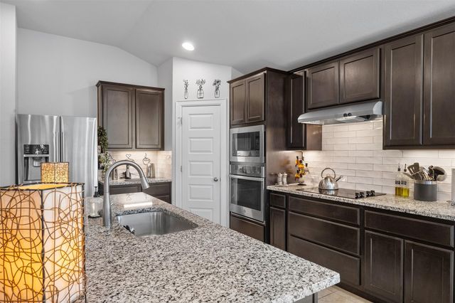 5302 Thunderbird ST, Lago Vista, TX 78645