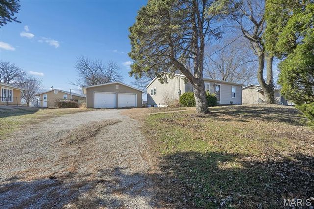 11358 Dorsett Road, Maryland Heights, MO 63043
