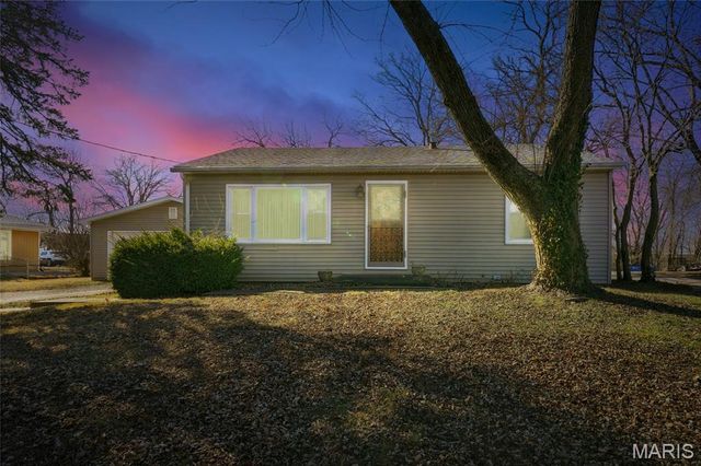 11358 Dorsett Road, Maryland Heights, MO 63043