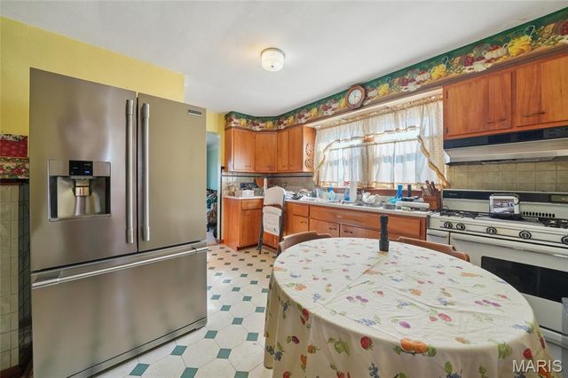 11358 Dorsett Road, Maryland Heights, MO 63043