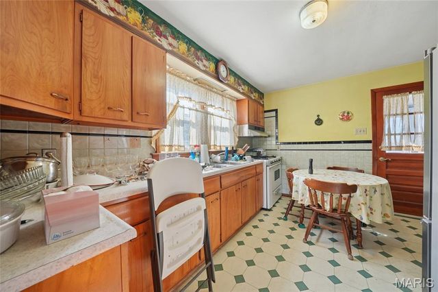 11358 Dorsett Road, Maryland Heights, MO 63043