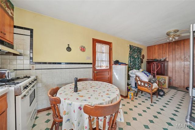 11358 Dorsett Road, Maryland Heights, MO 63043