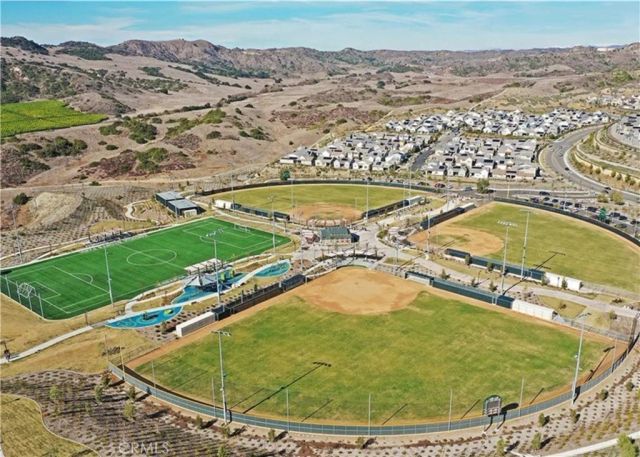 700 Sunrise Rd, Rancho Mission Viejo, CA 92694