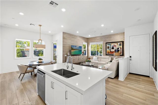 700 Sunrise Rd, Rancho Mission Viejo, CA 92694