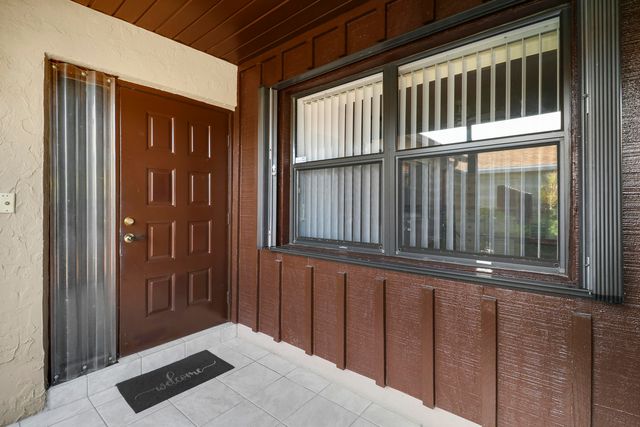 5481 Mirror Lakes Boulevard, Boynton Beach, FL 33472