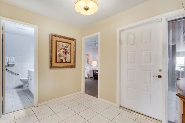 5481 Mirror Lakes Boulevard, Boynton Beach, FL 33472