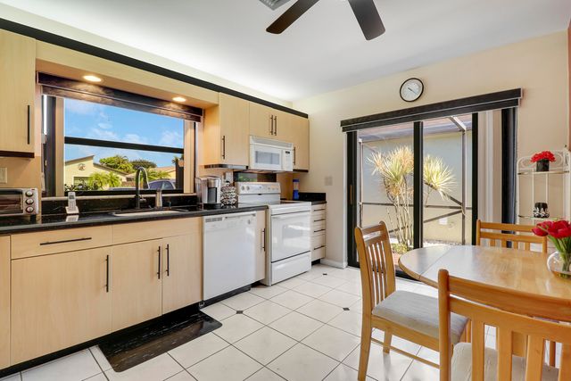 5481 Mirror Lakes Boulevard, Boynton Beach, FL 33472