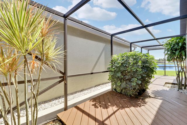 5481 Mirror Lakes Boulevard, Boynton Beach, FL 33472