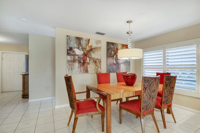 5481 Mirror Lakes Boulevard, Boynton Beach, FL 33472
