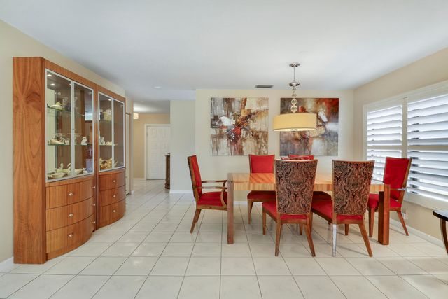 5481 Mirror Lakes Boulevard, Boynton Beach, FL 33472