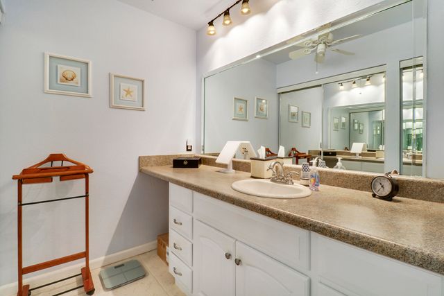 5481 Mirror Lakes Boulevard, Boynton Beach, FL 33472
