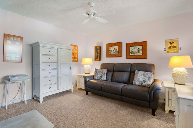 5481 Mirror Lakes Boulevard, Boynton Beach, FL 33472