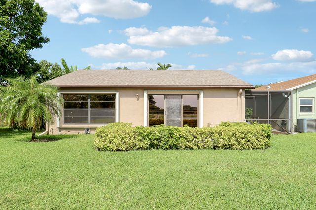 5481 Mirror Lakes Boulevard, Boynton Beach, FL 33472