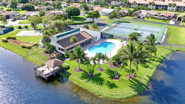 5481 Mirror Lakes Boulevard, Boynton Beach, FL 33472