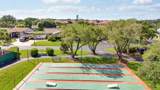 5481 Mirror Lakes Boulevard, Boynton Beach, FL 33472