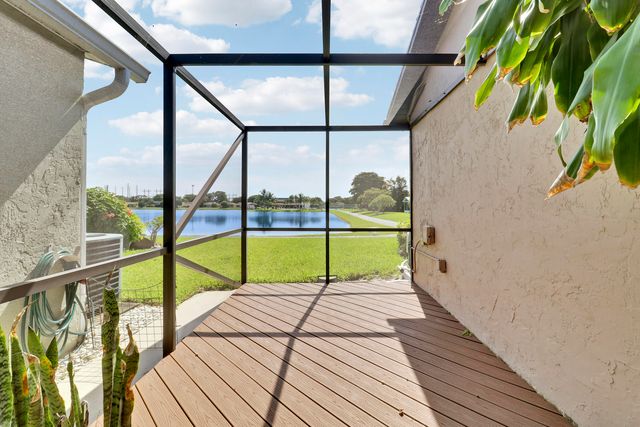 5481 Mirror Lakes Boulevard, Boynton Beach, FL 33472
