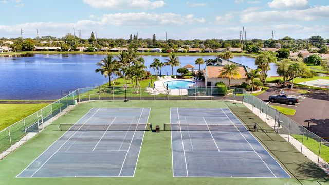 5481 Mirror Lakes Boulevard, Boynton Beach, FL 33472