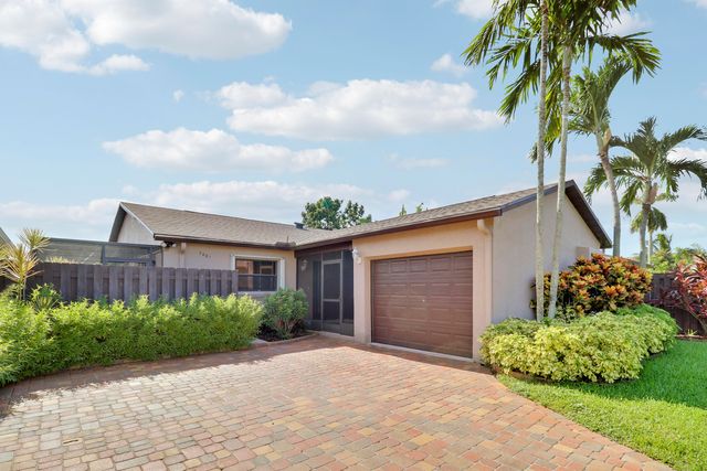 5481 Mirror Lakes Boulevard, Boynton Beach, FL 33472