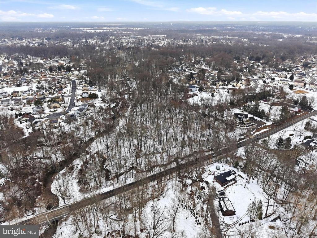 Image 10 of property listing at 449 TYLERS MILL RD, Sewell, NJ 08080