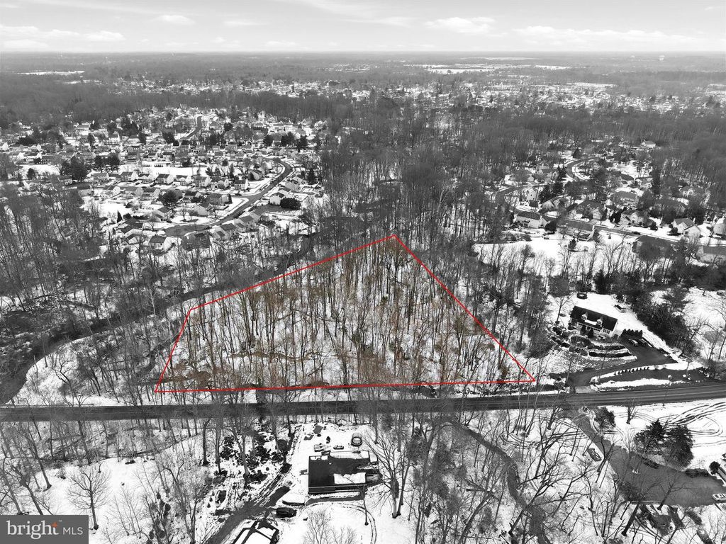 Image 2 of property listing at 449 TYLERS MILL RD, Sewell, NJ 08080