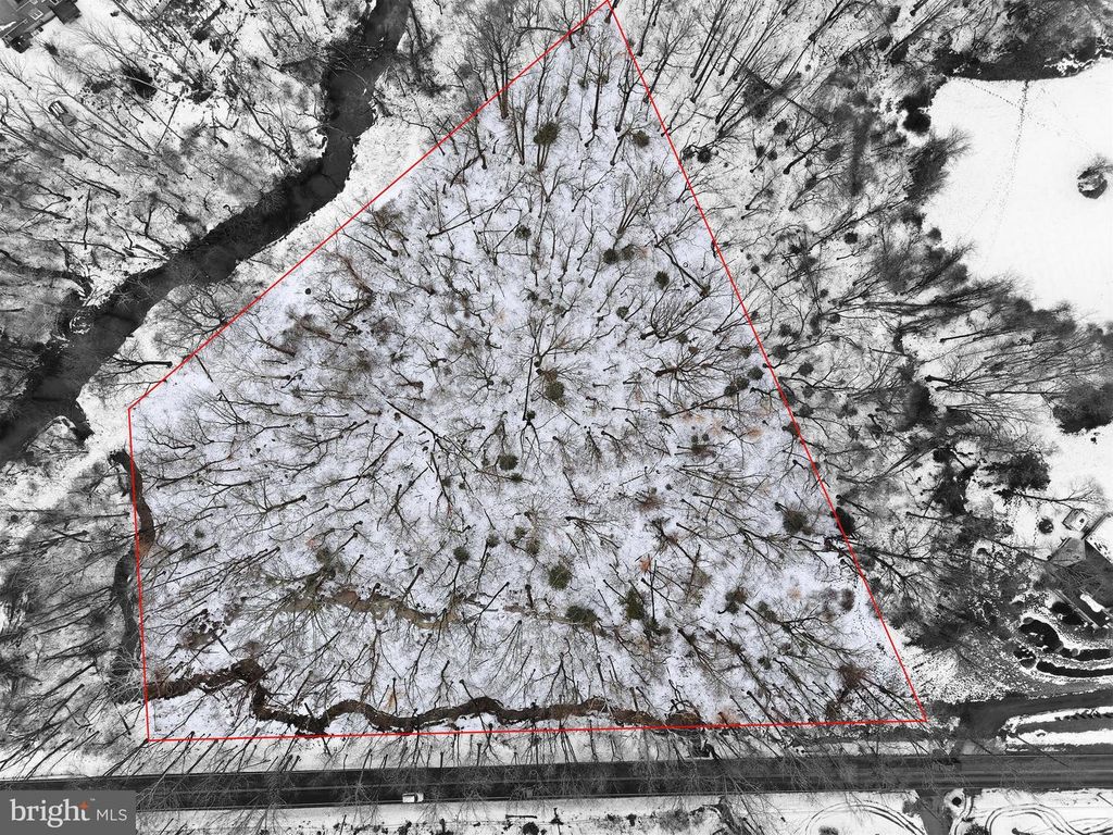 Image 5 of property listing at 449 TYLERS MILL RD, Sewell, NJ 08080