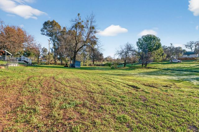 12144 North Ave, Loma Rica, CA 95901