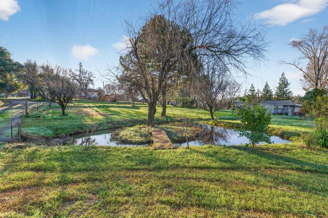 12144 North Ave, Loma Rica, CA 95901