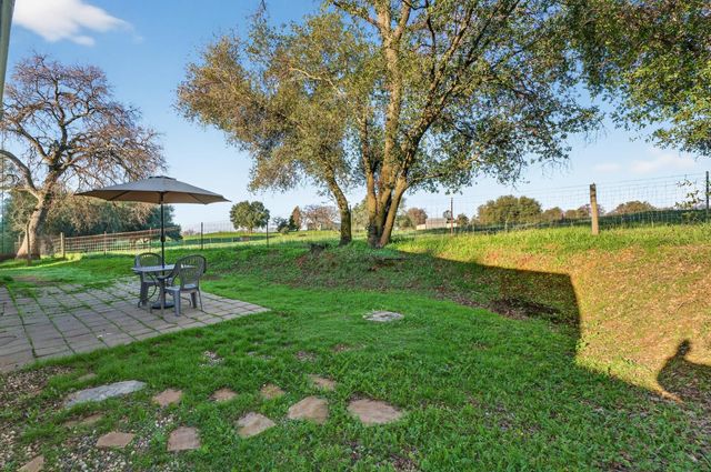 12144 North Ave, Loma Rica, CA 95901