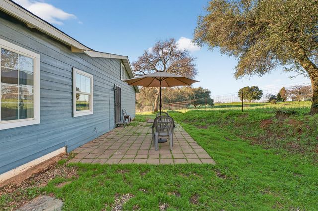 12144 North Ave, Loma Rica, CA 95901