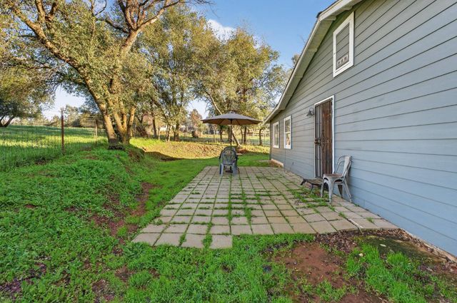 12144 North Ave, Loma Rica, CA 95901